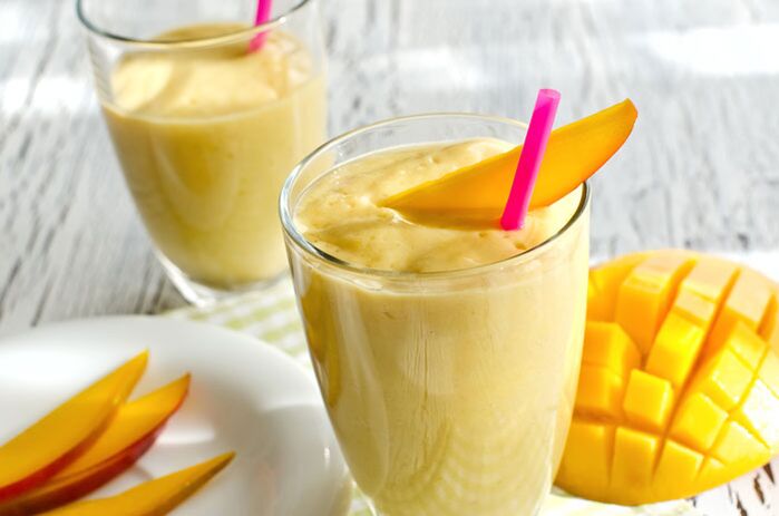 Smoothie γιαουρτιού μάνγκο και πορτοκαλιού για απώλεια βάρους