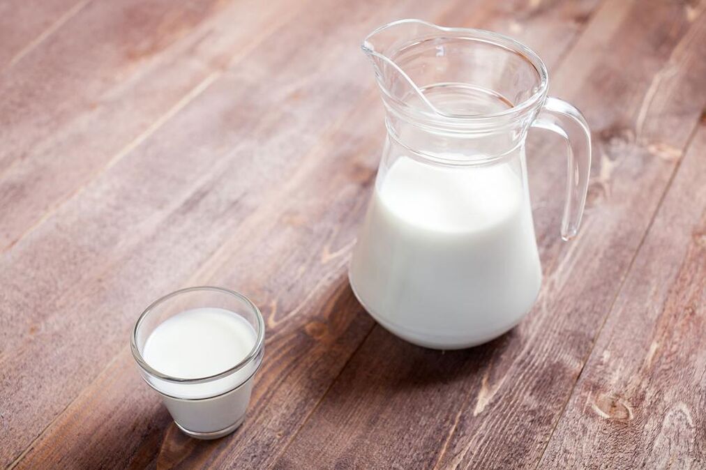 Το μενού διατροφής για το έλκος στομάχου περιλαμβάνει γάλα με χαμηλά λιπαρά